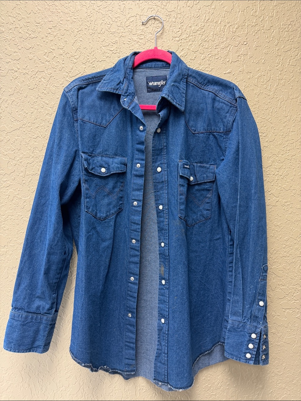 Wrangler Men’s medium denim long sleeve work shirt